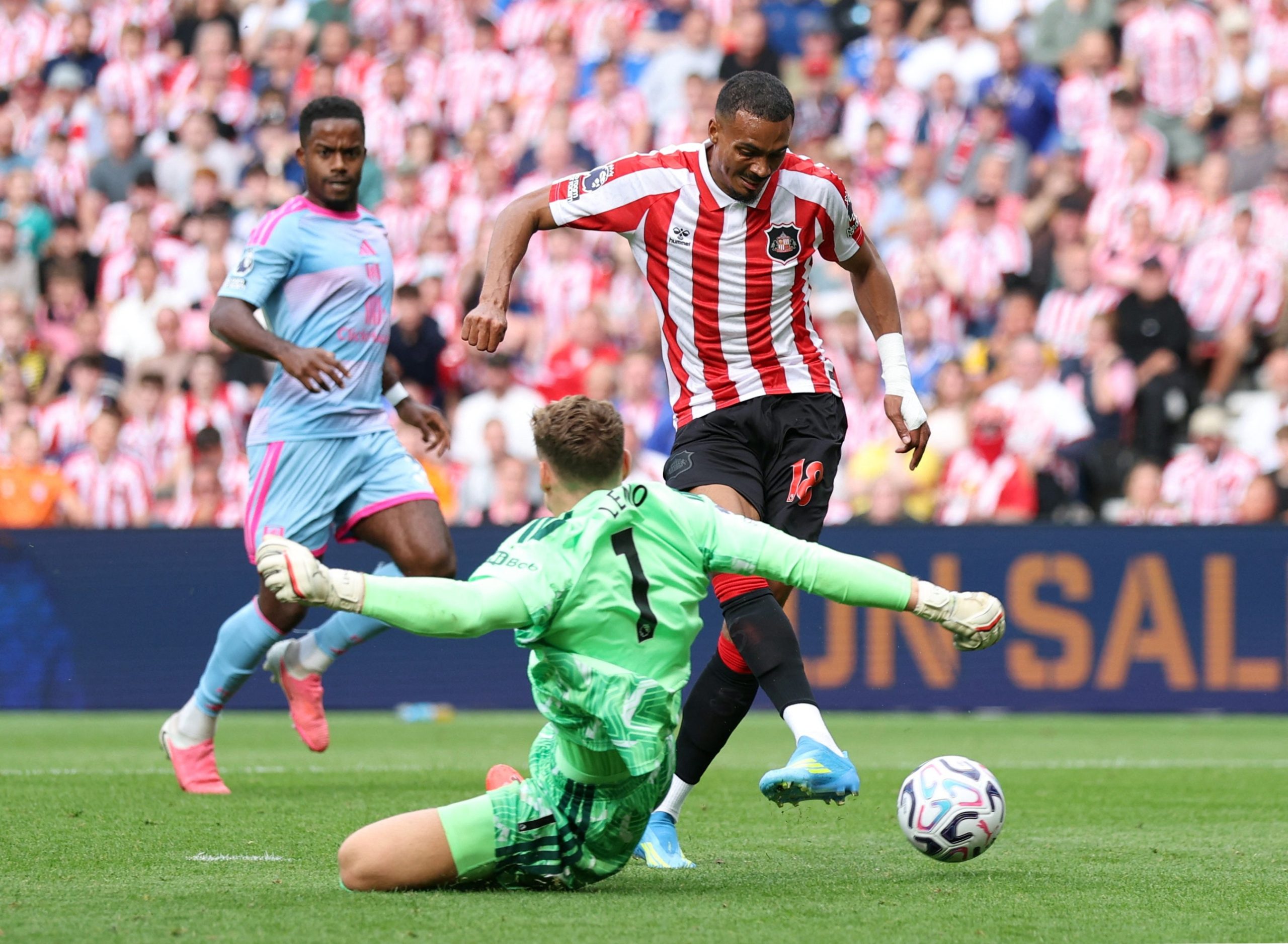 Sunderland 1–0 Fulham Chaos After Full Time Two Stars Injured in Explosive Clash as the FA Bans Them for 10 Weeks and Hits Them With a Huge Fine