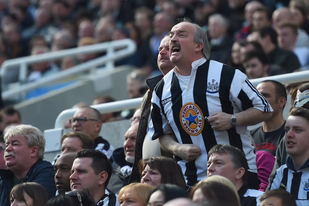 Fans are furious with their star player  after a defensive nightmare as secret talks reveal the player  is trying to force a shock last minute exit! Moreover, his agent has already agreed personal terms.”